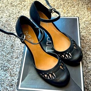 MIA black dress shoe size 6-1/2 excellent condition